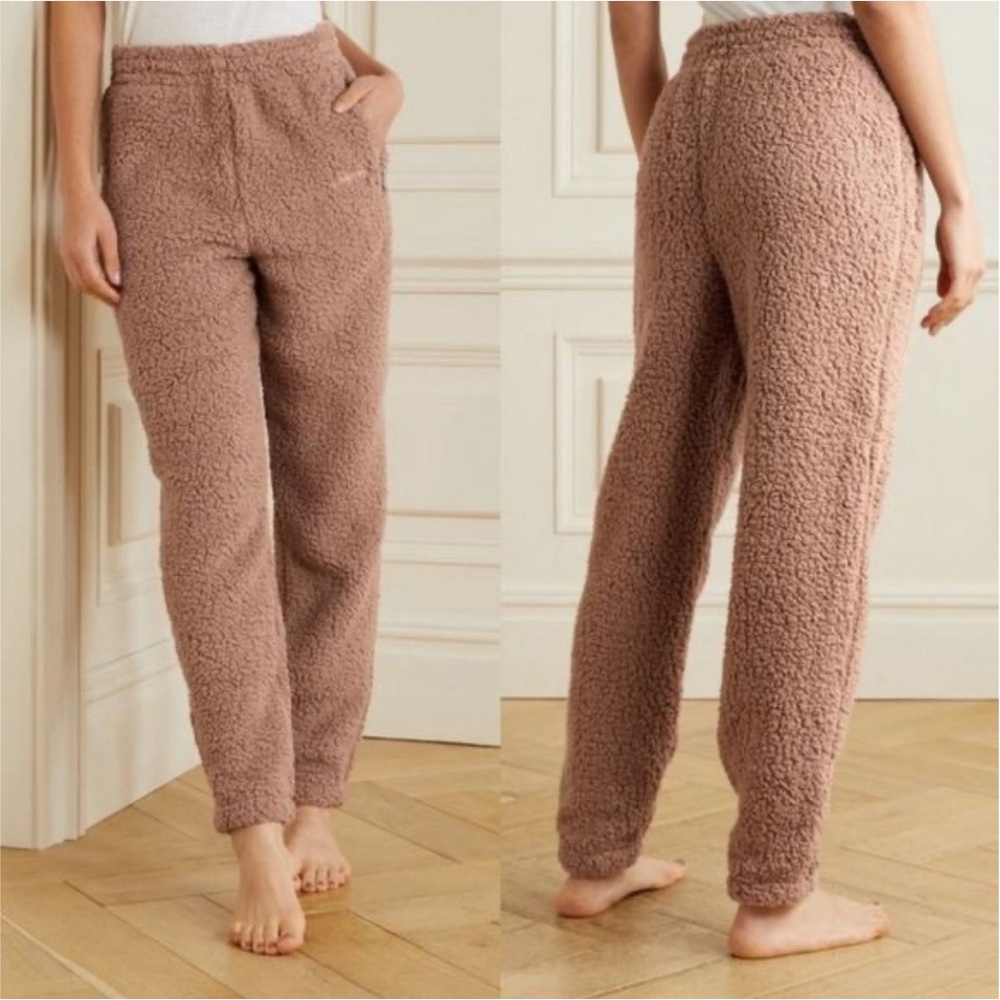 SKIMS Cozy Sherpa Joggers in Mauve Taupe